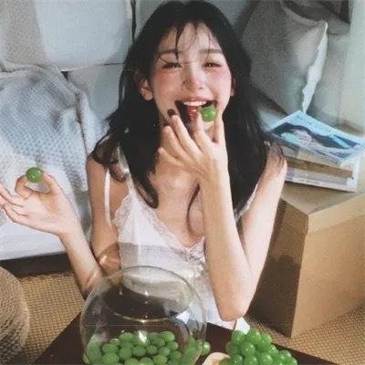 隔壁的吸血鬼美眉